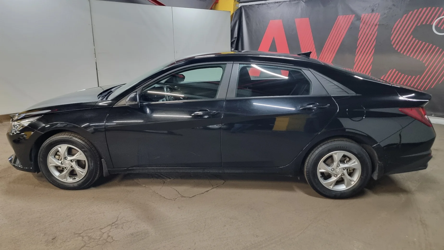 Hyundai Elantra photo